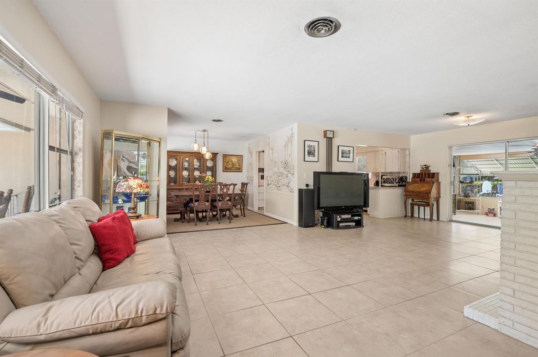 04-Ali-4011 SW 2nd St-4