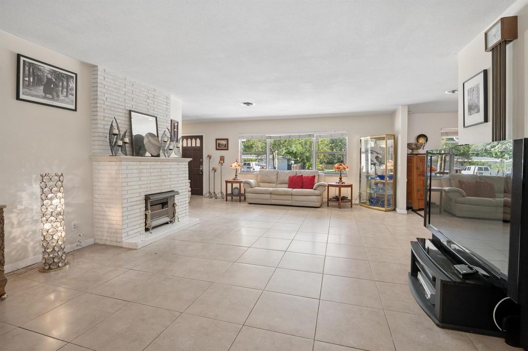 06-Ali-4011 SW 2nd St-6