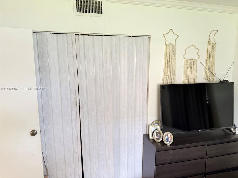 For Sale: $160,000 (2 beds, 2 baths, 920 Square Feet)