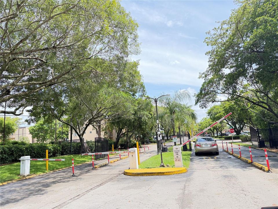 For Sale: $160,000 (2 beds, 2 baths, 920 Square Feet)