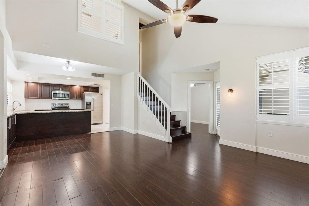 18-web-or-mls-8111_Northboro_Court_11d_0
