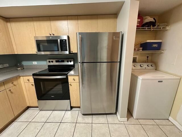 402 villa kitchen & laundry
