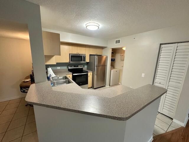 402 villa kitchen -pantry- laundry