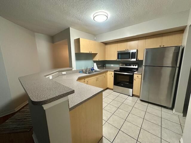 402 villa kitchen 2