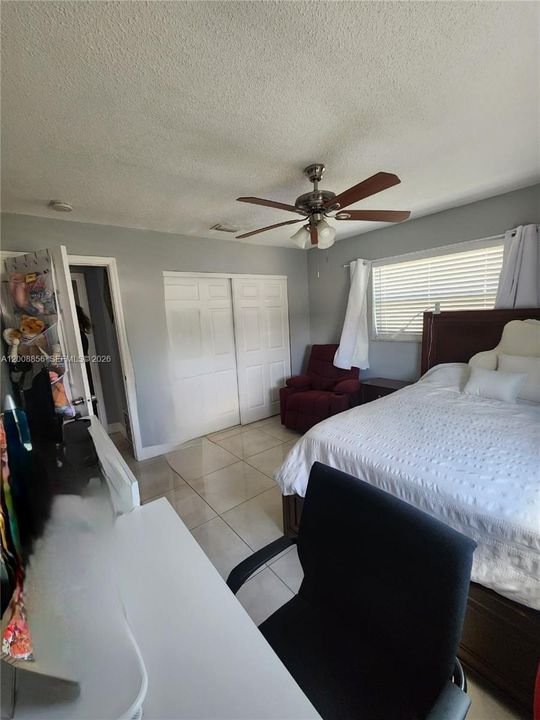 For Sale: $425,000 (2 beds, 2 baths, 1366 Square Feet)