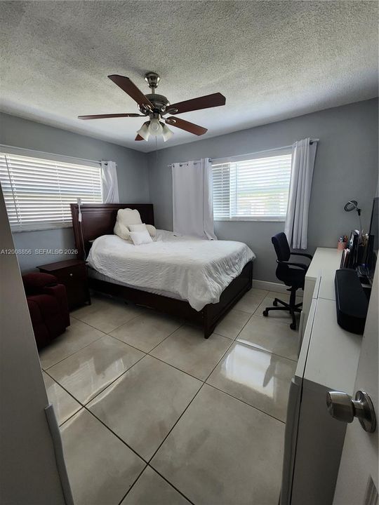 For Sale: $425,000 (2 beds, 2 baths, 1366 Square Feet)