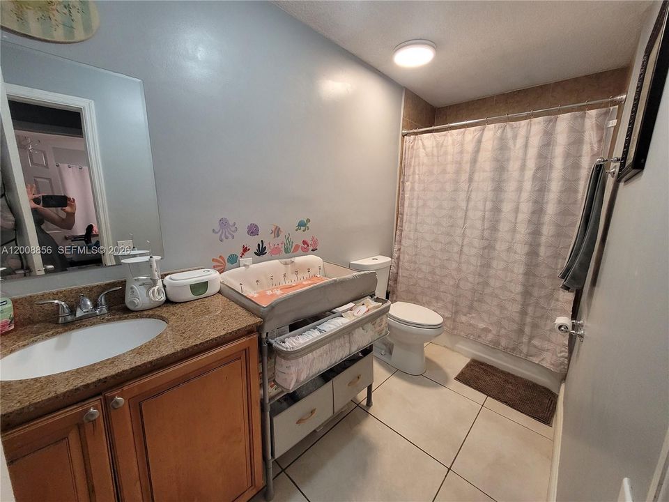 For Sale: $425,000 (2 beds, 2 baths, 1366 Square Feet)