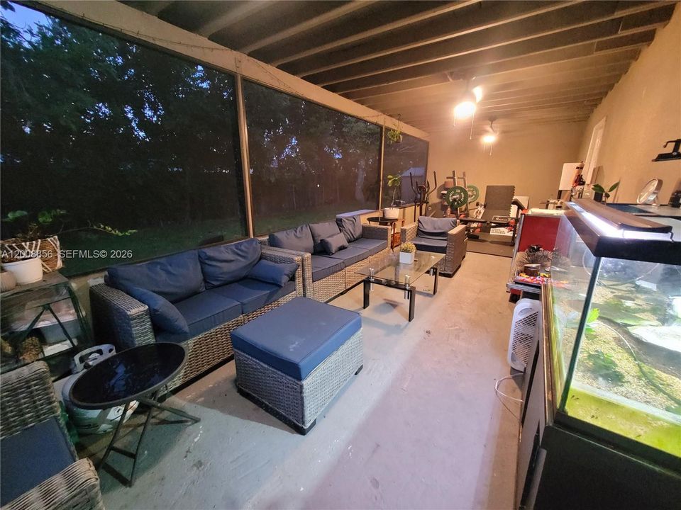 For Sale: $425,000 (2 beds, 2 baths, 1366 Square Feet)