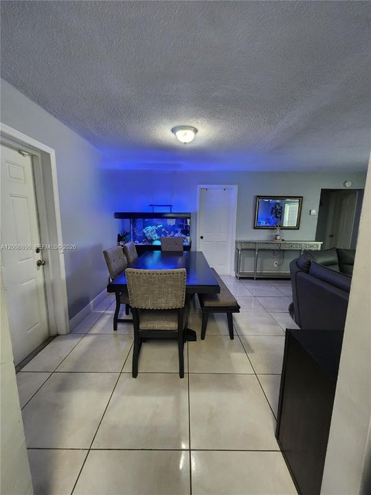 For Sale: $425,000 (2 beds, 2 baths, 1366 Square Feet)