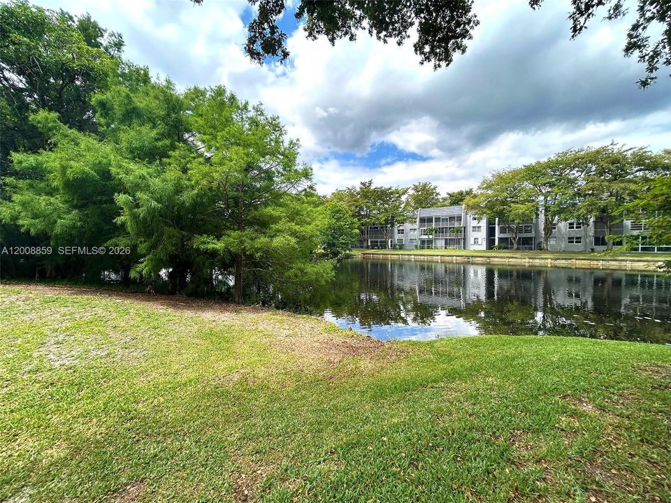 For Sale: $132,000 (1 beds, 1 baths, 730 Square Feet)