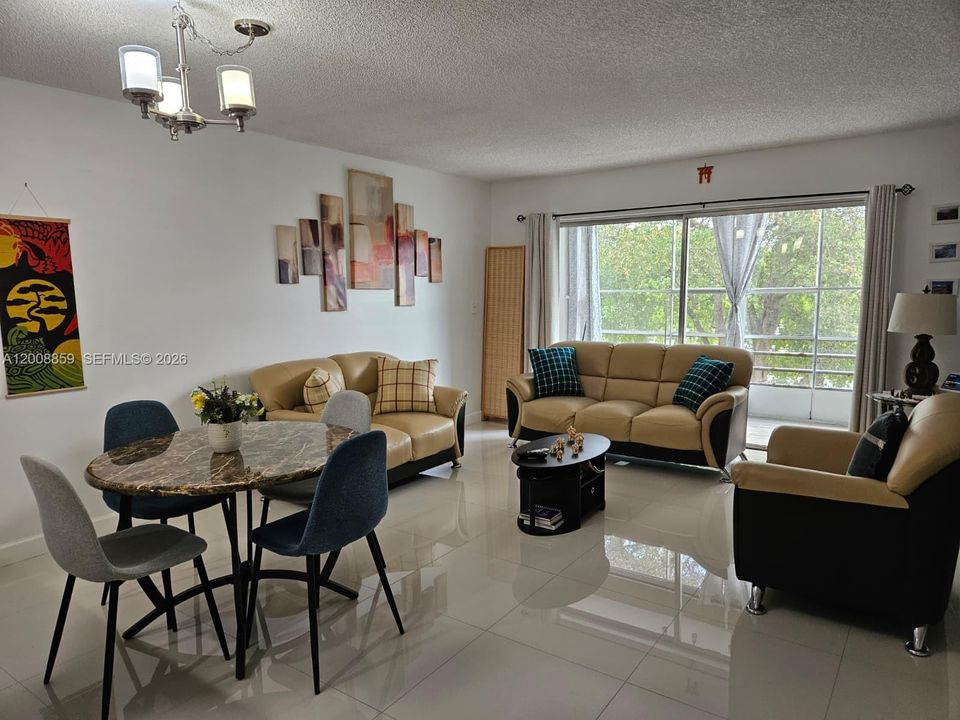 For Sale: $132,000 (1 beds, 1 baths, 730 Square Feet)