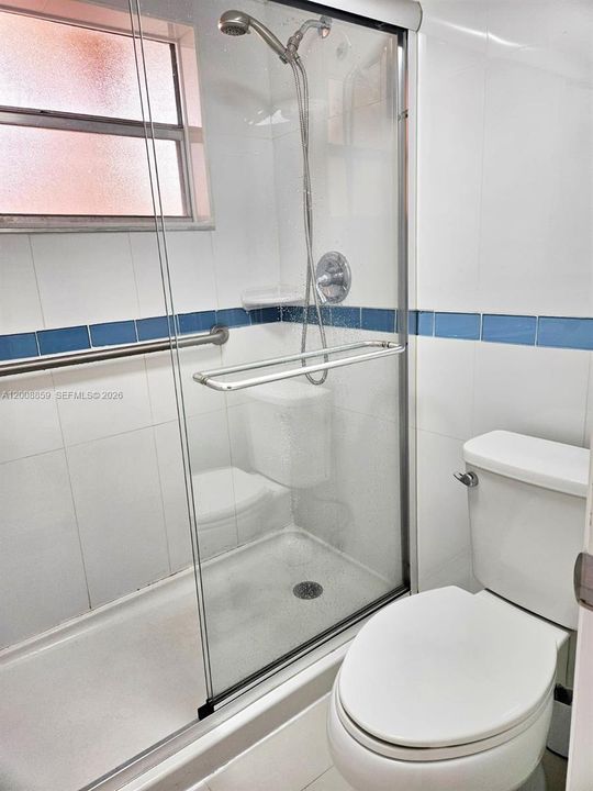 For Sale: $132,000 (1 beds, 1 baths, 730 Square Feet)