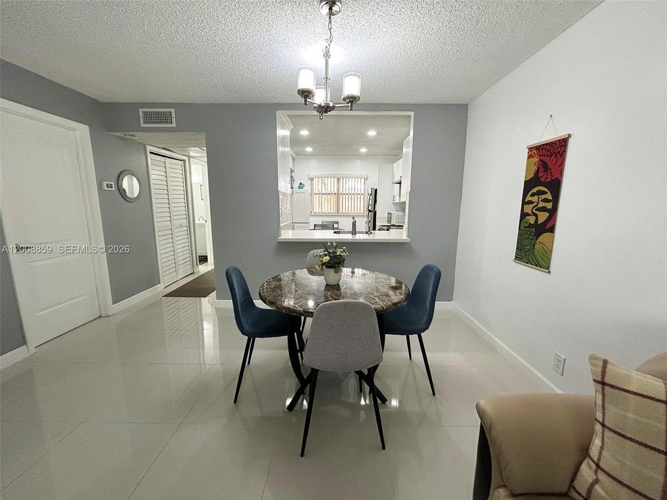 For Sale: $132,000 (1 beds, 1 baths, 730 Square Feet)
