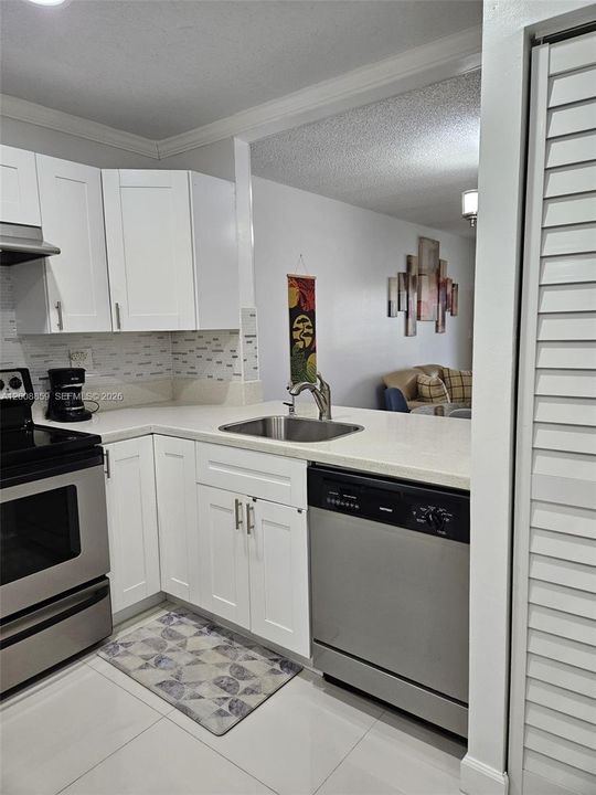 For Sale: $132,000 (1 beds, 1 baths, 730 Square Feet)