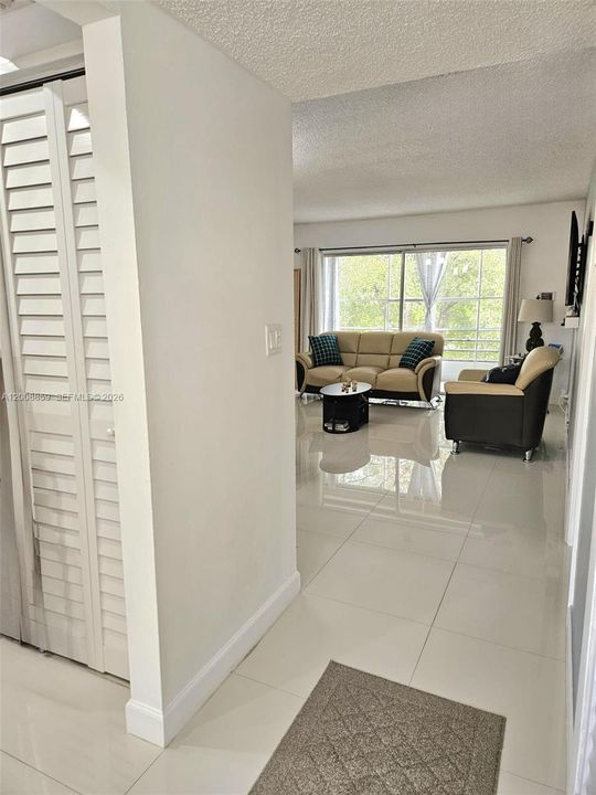 For Sale: $132,000 (1 beds, 1 baths, 730 Square Feet)