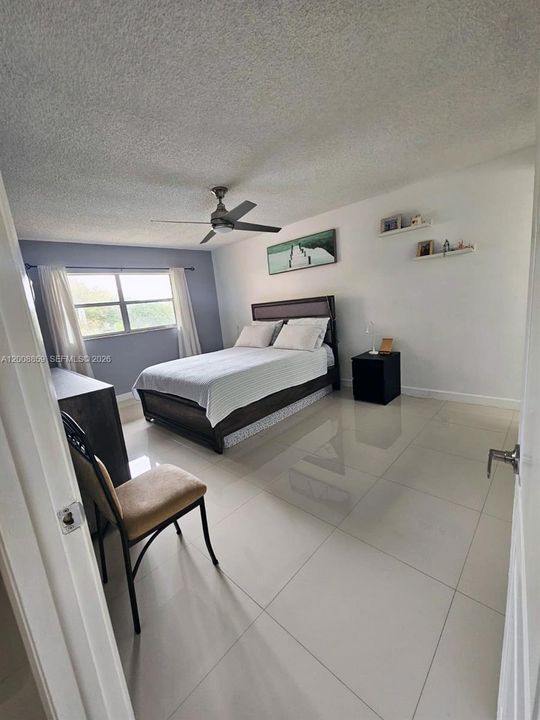 For Sale: $132,000 (1 beds, 1 baths, 730 Square Feet)