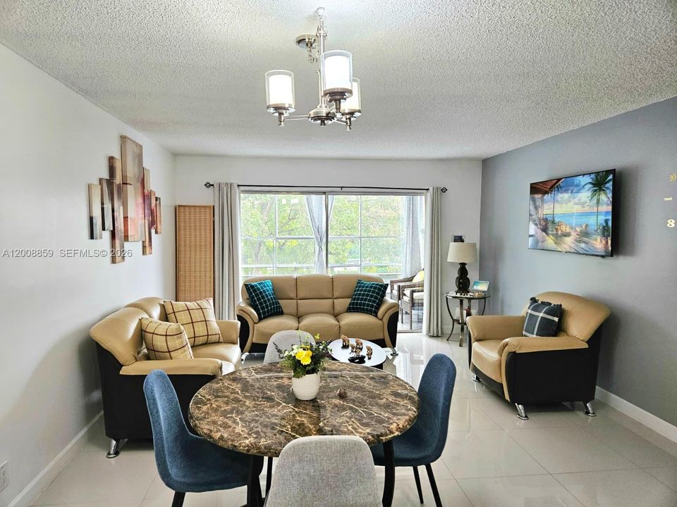 For Sale: $132,000 (1 beds, 1 baths, 730 Square Feet)