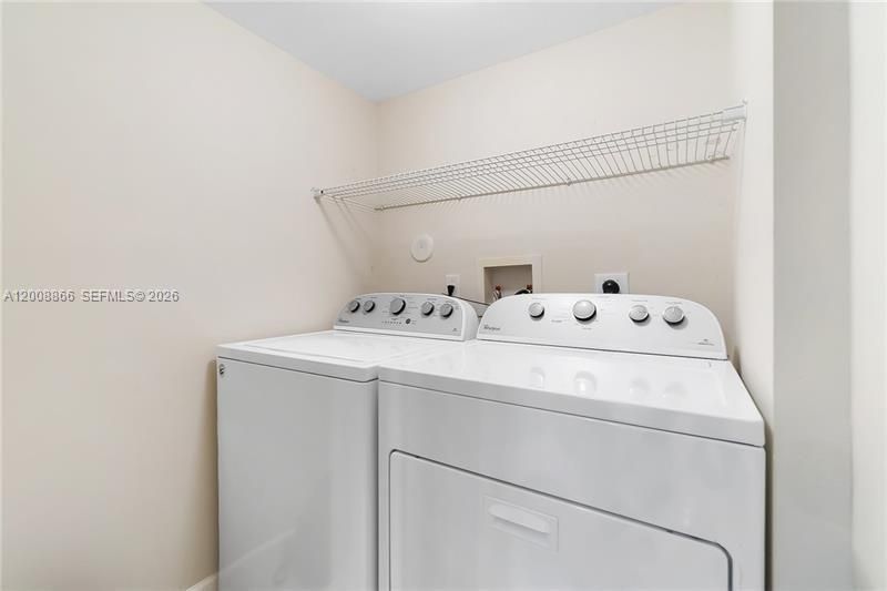 For Rent: $2,400 (3 beds, 2 baths, 1204 Square Feet)