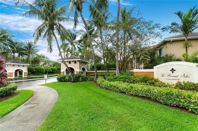 For Rent: $2,400 (3 beds, 2 baths, 1204 Square Feet)