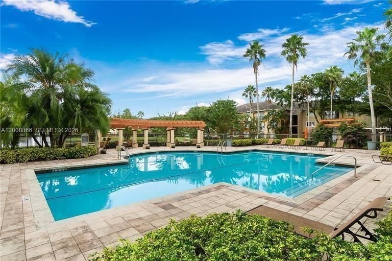 For Rent: $2,400 (3 beds, 2 baths, 1204 Square Feet)