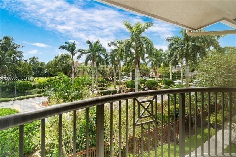 For Rent: $2,400 (3 beds, 2 baths, 1204 Square Feet)