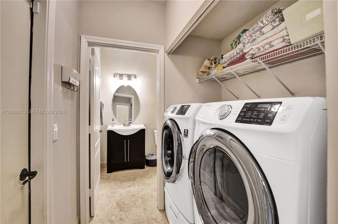 For Sale: $499,999 (3 beds, 2 baths, 1690 Square Feet)