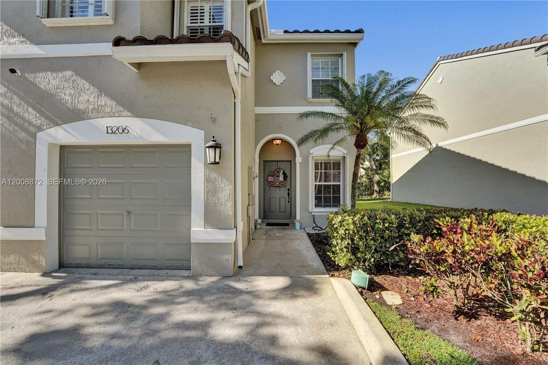 For Sale: $499,999 (3 beds, 2 baths, 1690 Square Feet)