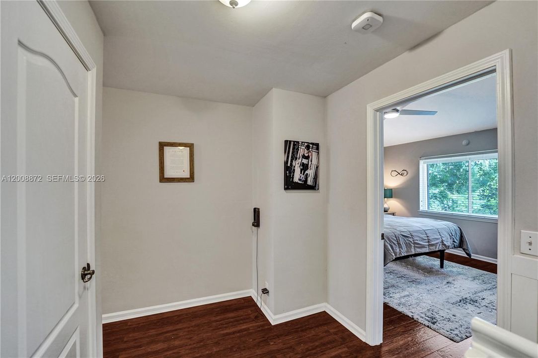 For Sale: $499,999 (3 beds, 2 baths, 1690 Square Feet)