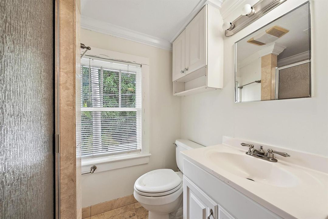228 9th St-38