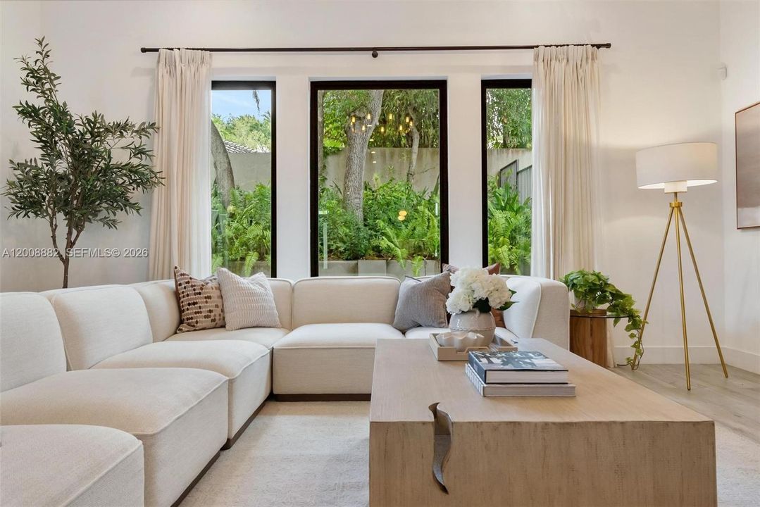 For Sale: $2,425,000 (5 beds, 4 baths, 4006 Square Feet)