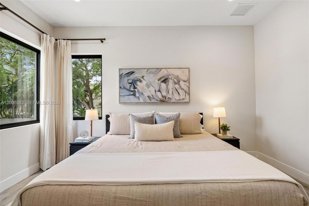 For Sale: $2,425,000 (5 beds, 4 baths, 4006 Square Feet)