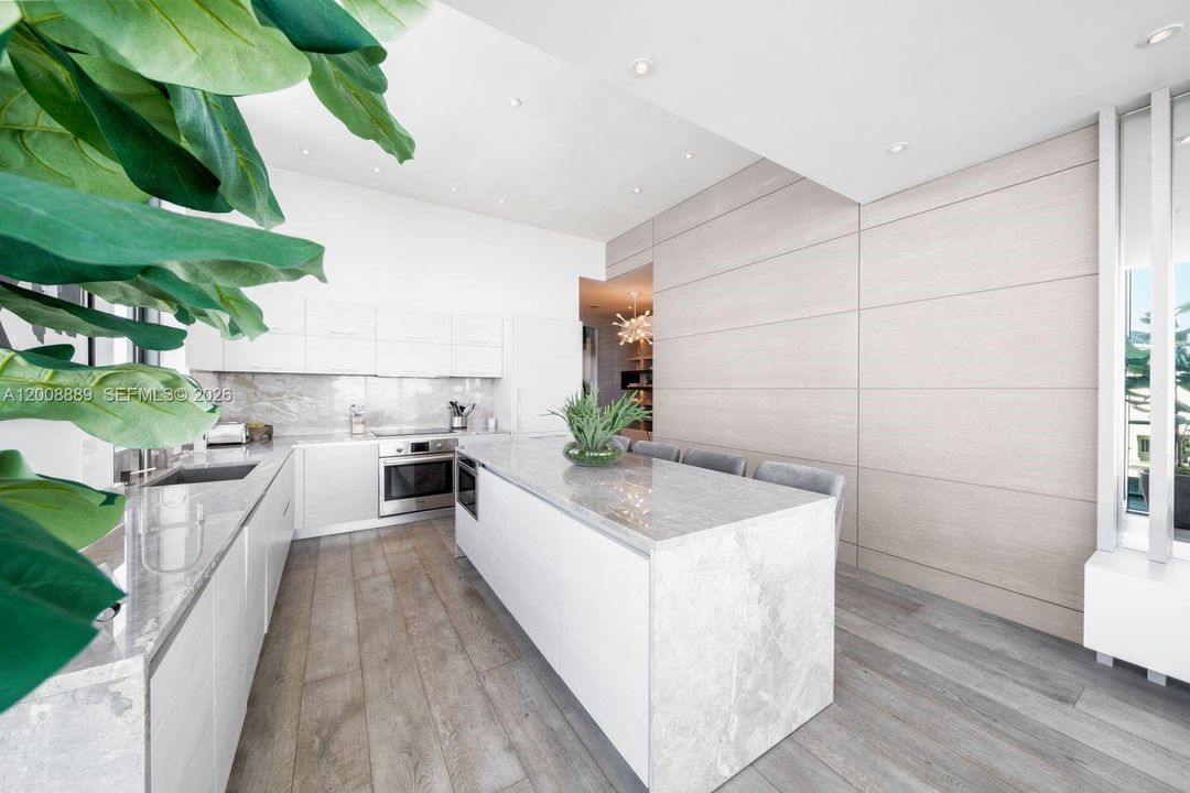 For Sale: $3,400,000 (4 beds, 3 baths, 2010 Square Feet)