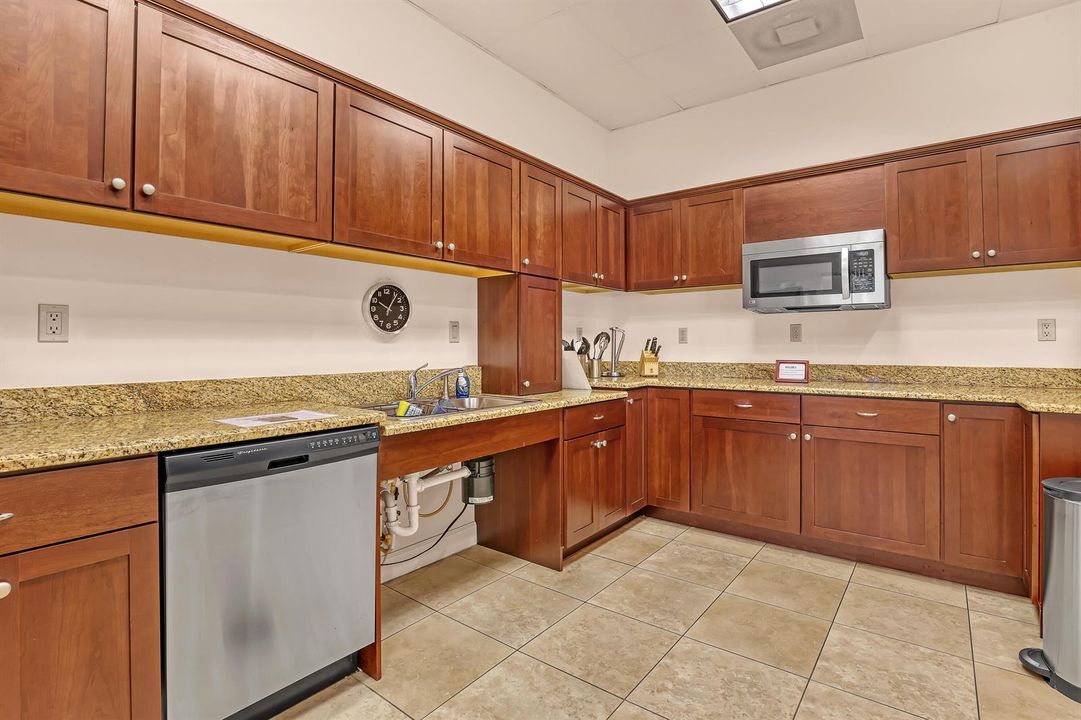 7430 S Ocean #319 (35)