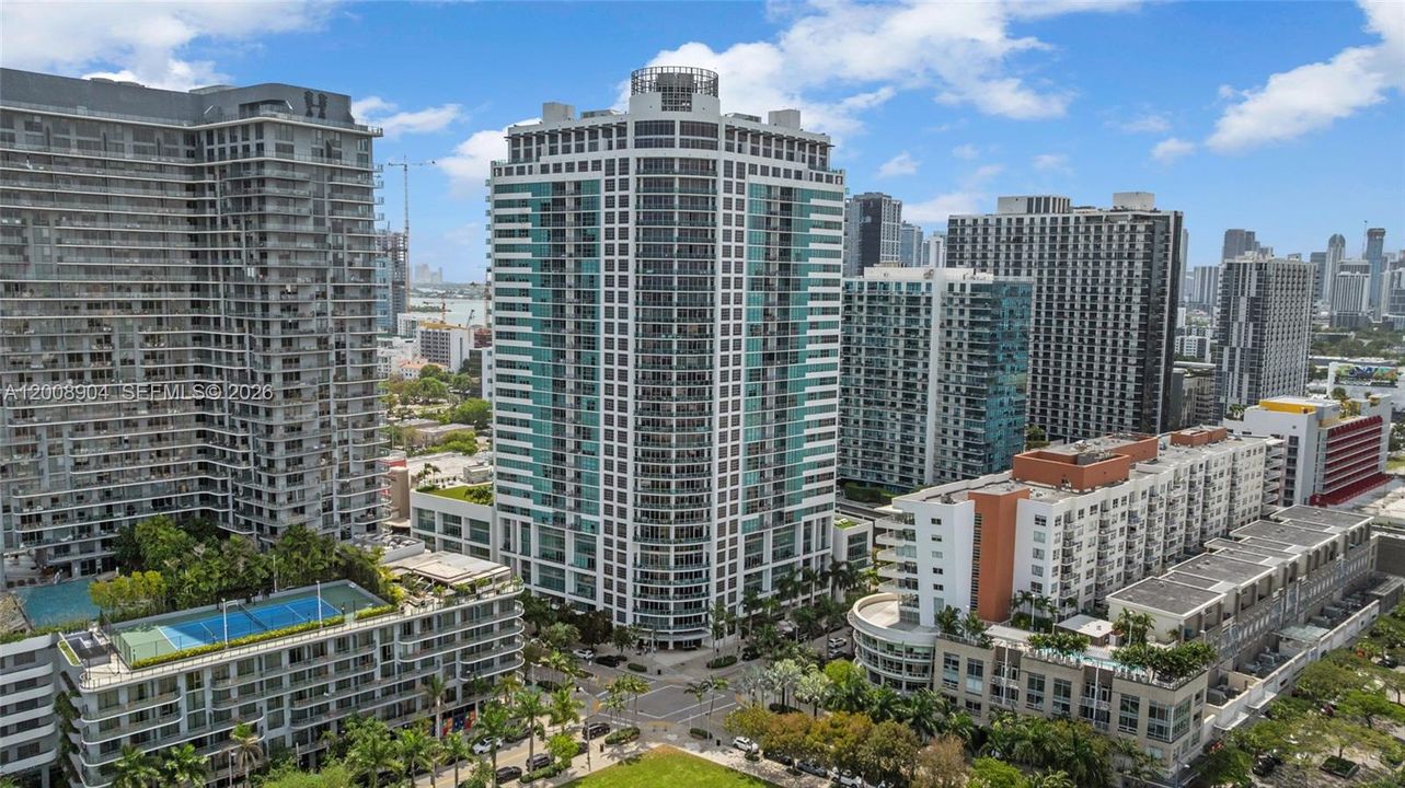 For Sale: $469,000 (1 beds, 1 baths, 761 Square Feet)