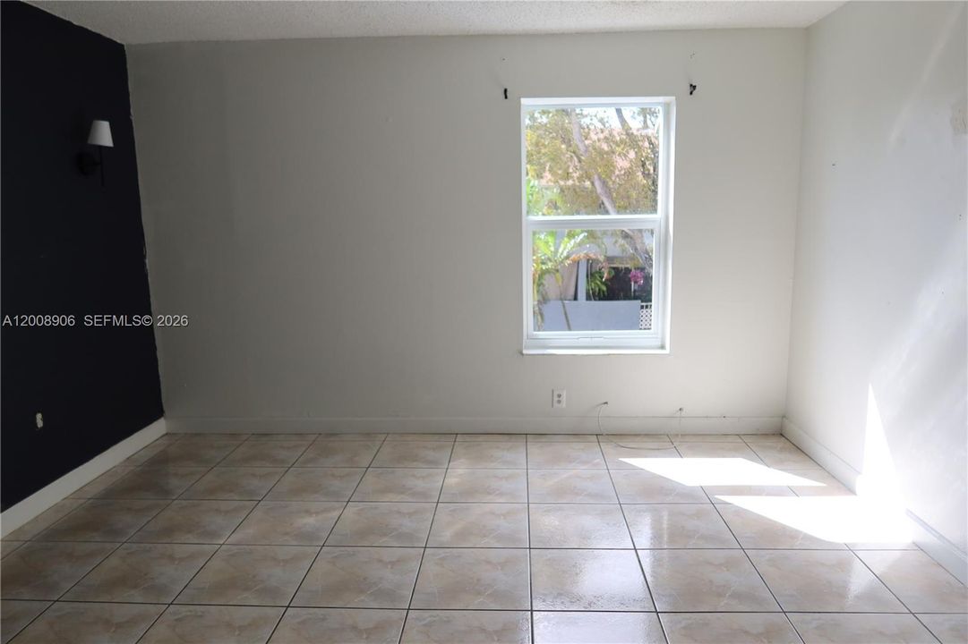 Activo con contrato: $1,500 (1 camas, 1 baños, 790 Pies cuadrados)