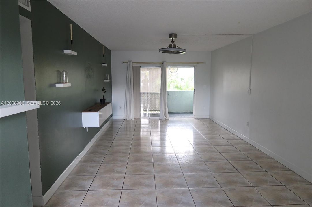 Activo con contrato: $1,500 (1 camas, 1 baños, 790 Pies cuadrados)