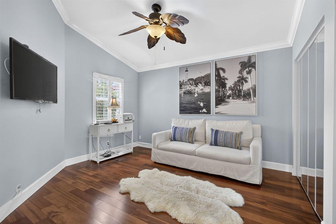 3rd Bedroom / Den