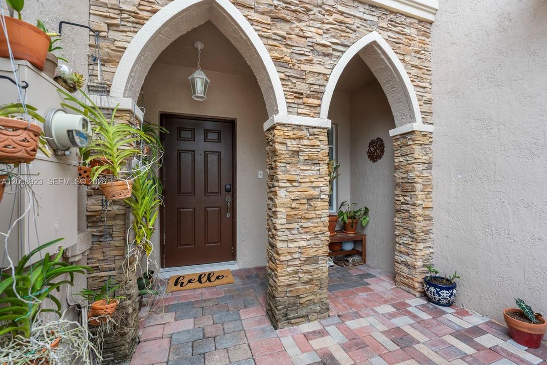 For Sale: $419,500 (3 beds, 2 baths, 1416 Square Feet)