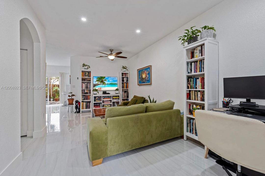 For Sale: $419,500 (3 beds, 2 baths, 1416 Square Feet)