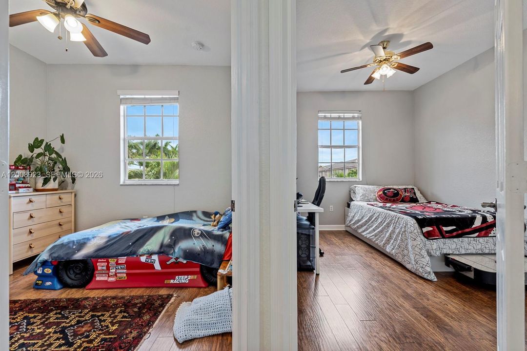 For Sale: $419,500 (3 beds, 2 baths, 1416 Square Feet)
