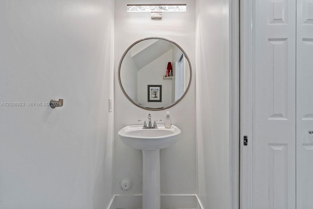 For Sale: $419,500 (3 beds, 2 baths, 1416 Square Feet)