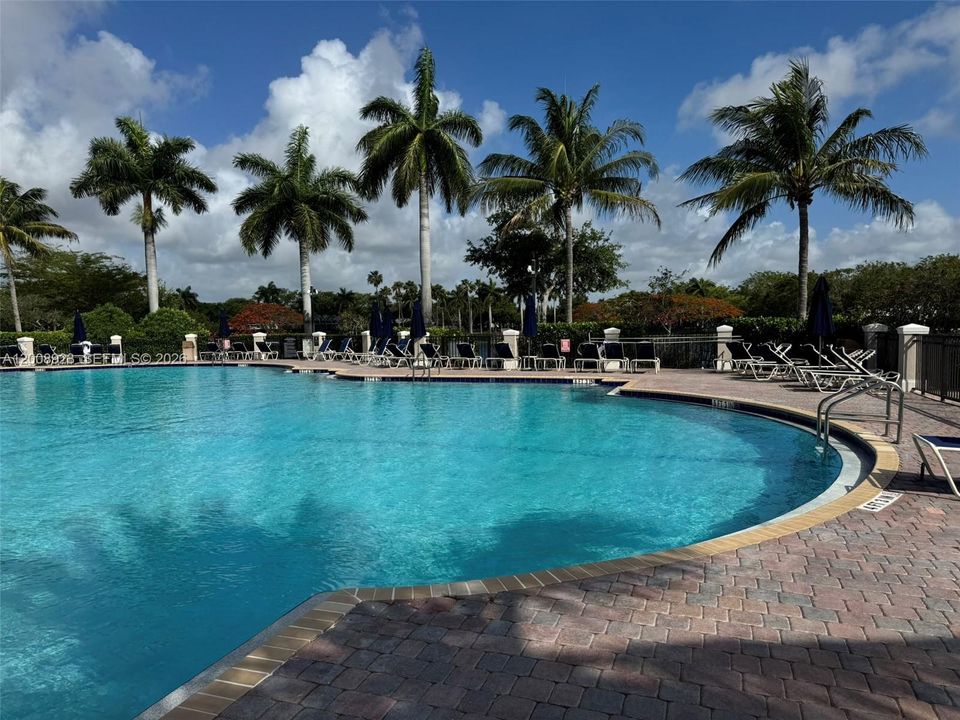 For Sale: $419,500 (3 beds, 2 baths, 1416 Square Feet)