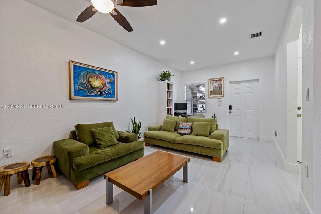 For Sale: $419,500 (3 beds, 2 baths, 1416 Square Feet)