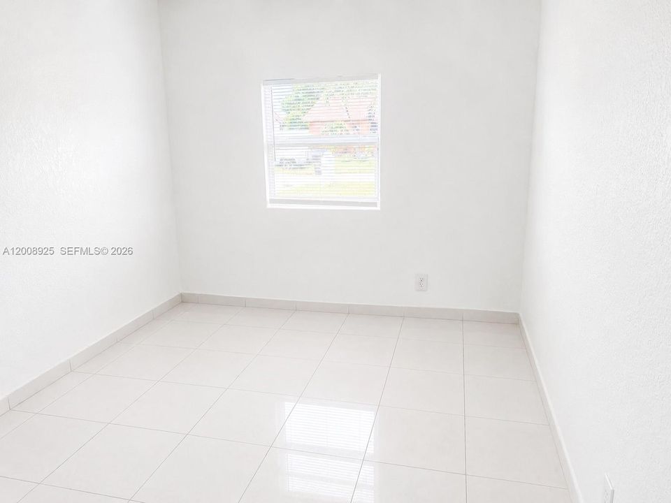 En Renta: $2,950 (3 camas, 2 baños, 1247 Pies cuadrados)