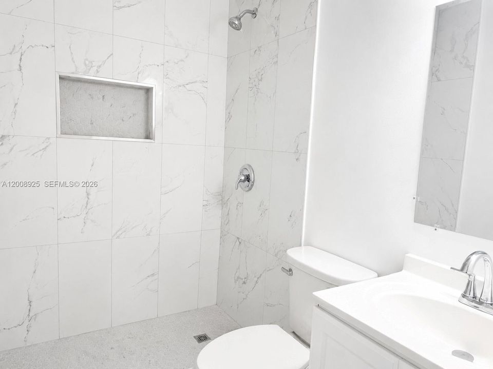 En Renta: $2,950 (3 camas, 2 baños, 1247 Pies cuadrados)