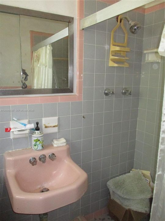 Activo con contrato: $499,000 (3 camas, 2 baños, 1396 Pies cuadrados)
