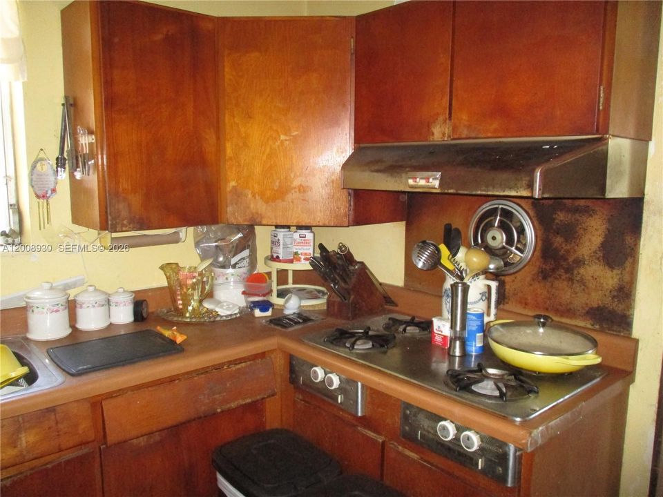 Activo con contrato: $499,000 (3 camas, 2 baños, 1396 Pies cuadrados)