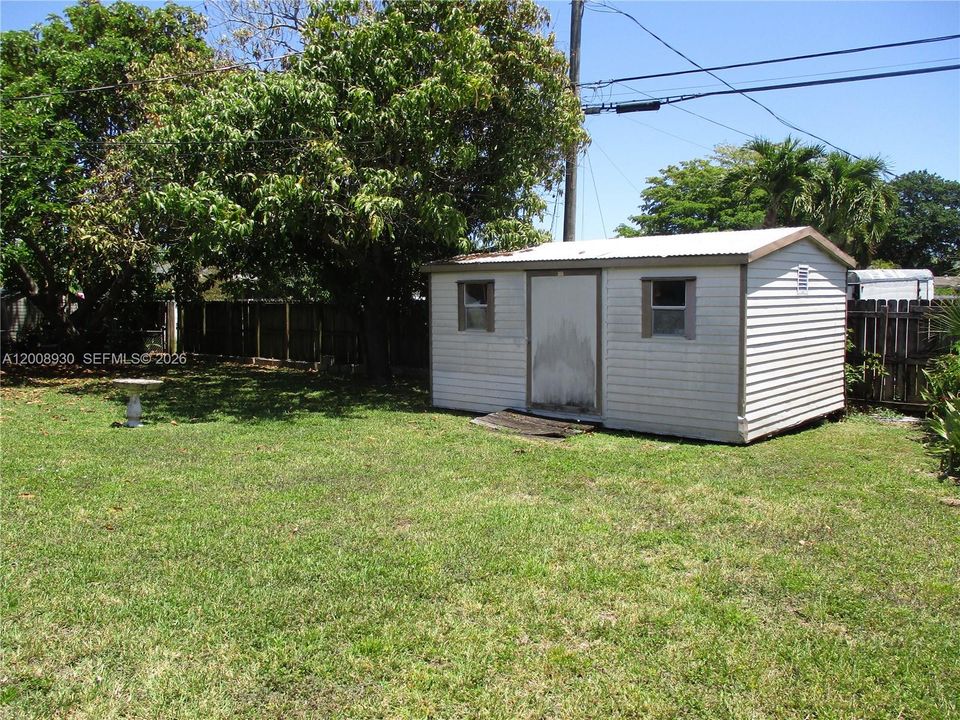 Activo con contrato: $499,000 (3 camas, 2 baños, 1396 Pies cuadrados)