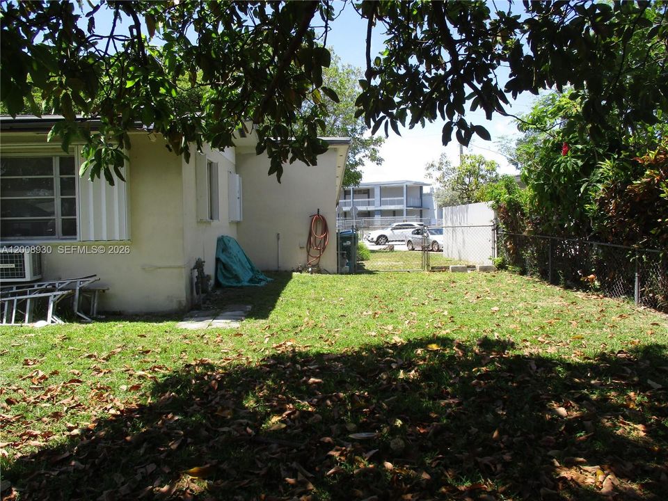 Activo con contrato: $499,000 (3 camas, 2 baños, 1396 Pies cuadrados)