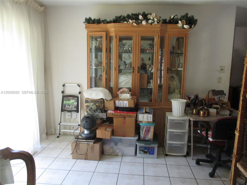 Activo con contrato: $499,000 (3 camas, 2 baños, 1396 Pies cuadrados)